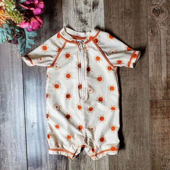 Disney Winnie the Pooh Baby Boys Infant Rash Guard Swimsuit Size 3/6 Months EUC - Picture 1 of 10